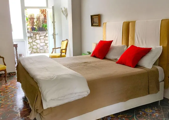 Couette-café Silia Capri