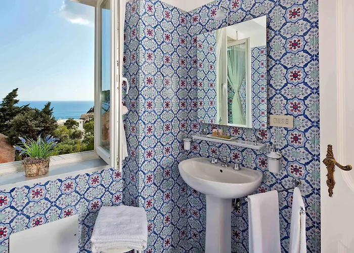 西尔维亚公寓 4*