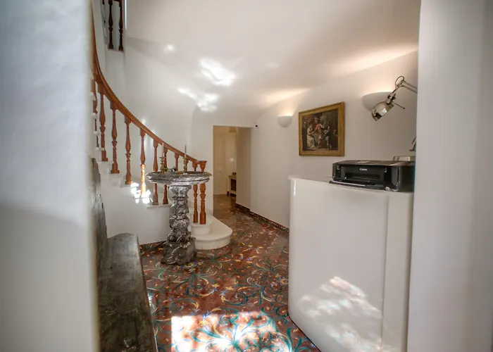 西尔维亚公寓 4*