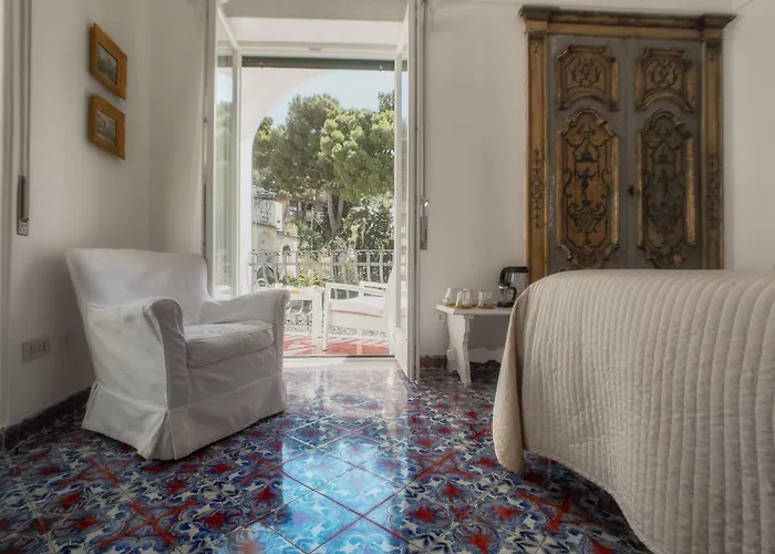 西尔维亚公寓 4*