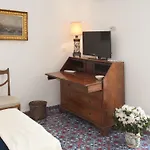 Silia לינה וארוחת בוקר 4*