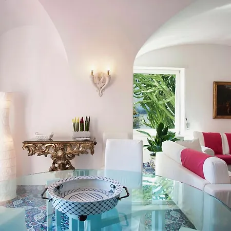 Couette-café Silia 4*