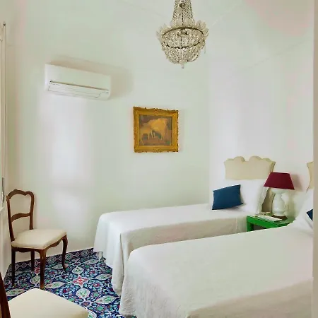 Silia לינה וארוחת בוקר קאפרי