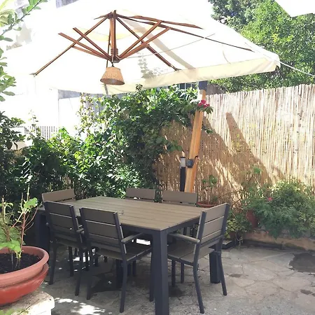 לינה וארוחת בוקר Silia 4*