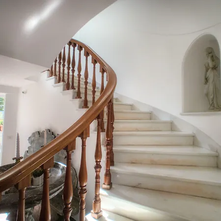 Silia Bed & Breakfast 4*