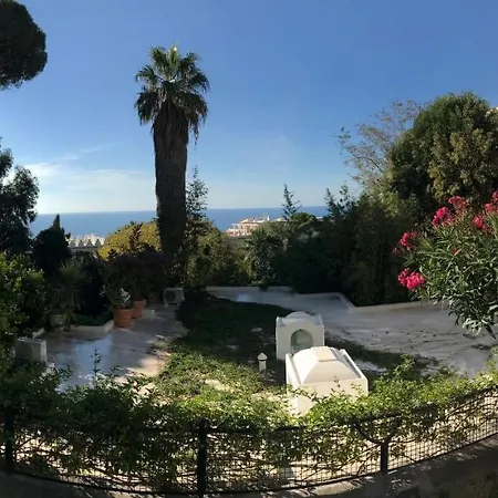 לינה וארוחת בוקר Silia 4*