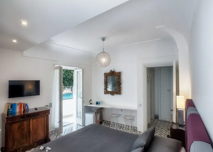 Silia Bed & Breakfast 4*